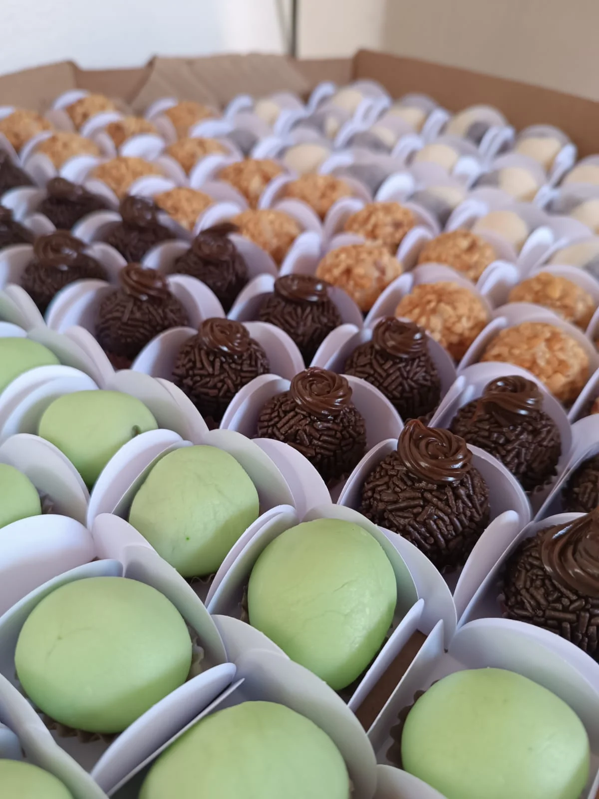 Surpresa de Uva - Doce tradicional com uva fresca coberta de brigadeiro